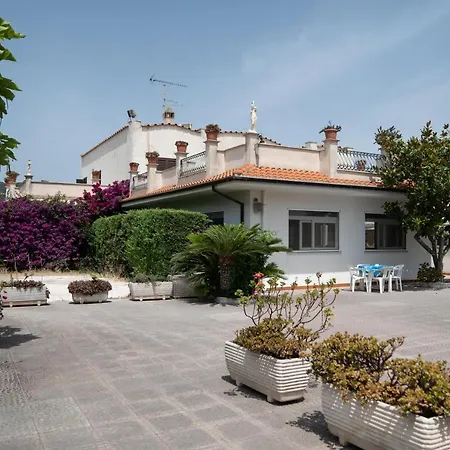 Vittoria Hotel *